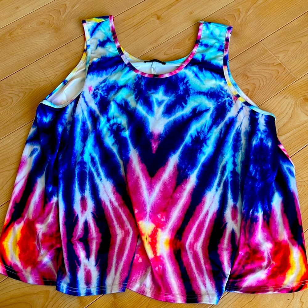 Loveu.Dear 2XL Tank! Beautiful & Flowy!